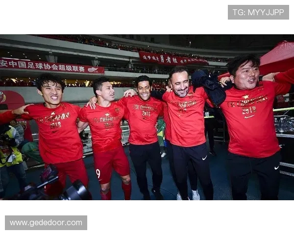 深圳排球队个人能力引发热议球迷对球员表现褒贬不一 深圳排球队个人能力引发热议球迷对球员表现褒贬不一