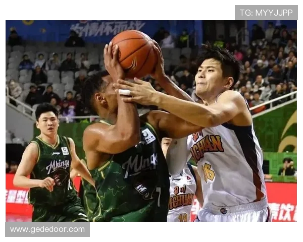 河南建业与重庆精彩对决直播全程回顾与分析 河南建业与重庆精彩对决直播全程回顾与分析