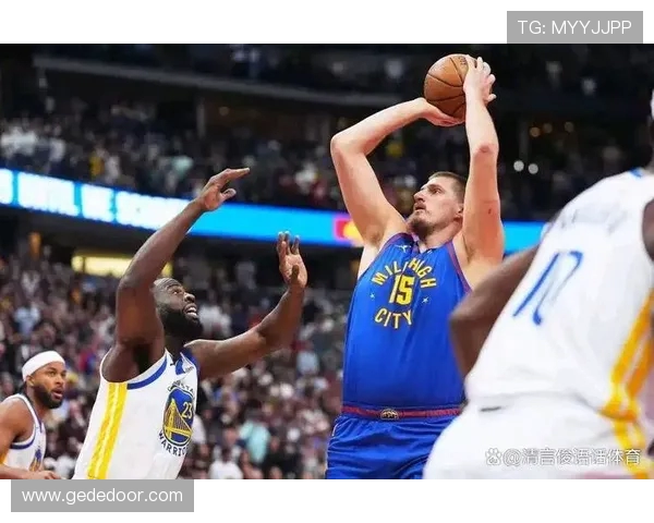 约基奇再创历史三双纪录掘金稳居西部第一展现冠军实力 约基奇再创历史三双纪录掘金稳居西部第一展现冠军实力