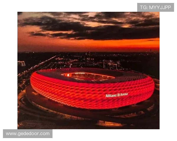 莱万重返安联球场引发拜仁球迷愤怒指责其忘恩负义