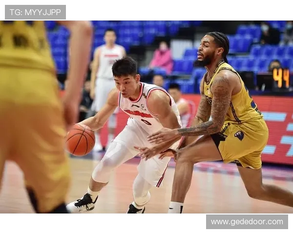 南京羽毛球队力量争议引发热议球员表现与训练方法成焦点讨论